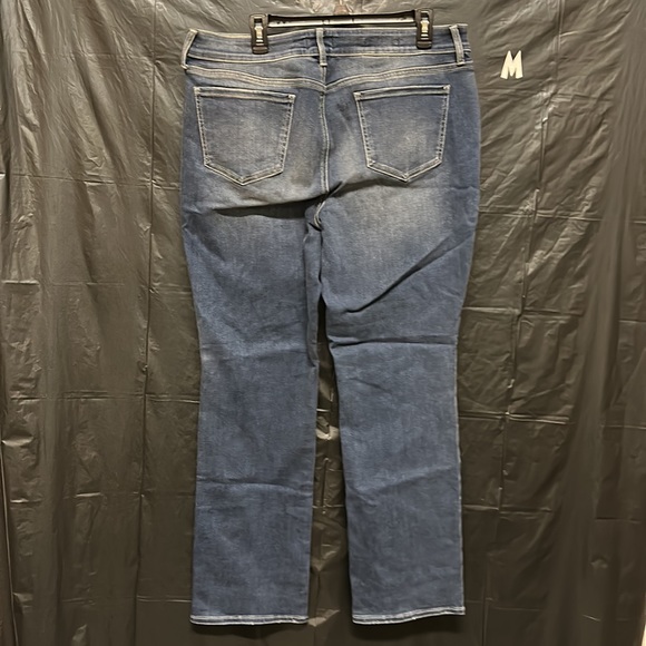 Jeans - Picture 2 of 3